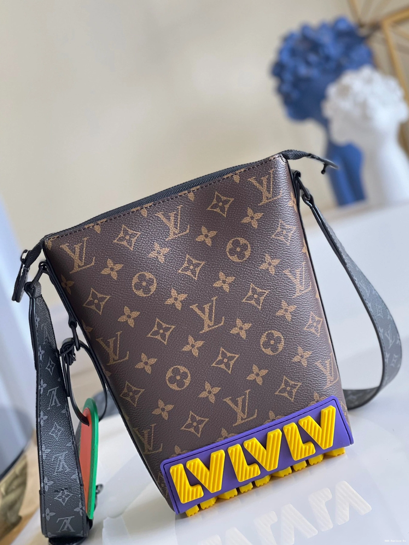 AAA Replica Ru LOUIS MESSENGER VUITTON CRUISER 0812